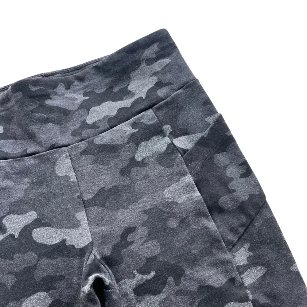Cabi Women M Black Gray Camo Print Highrise Side Pocket Stretch ATC Legging 3931